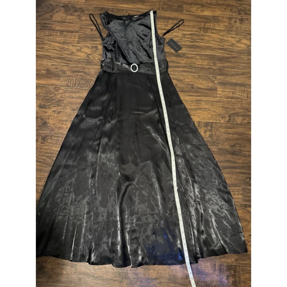 Alexa B black broach belt lightweight modest midi classic dress size 6 NWT